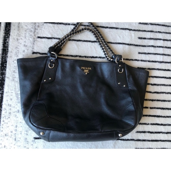 💯 Authentic Prada Leather Tote Bag - Picture 2 of 7